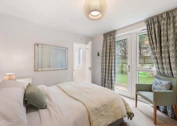 Modern 3Br Flat Quick Links To Ldn & Heathrow